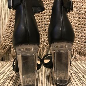 clear wide width shoes